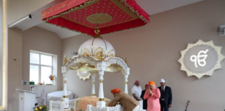 RSS ਮੁਖੀ ਦੀ ਲੰਡਨ ਗੁਰਦੁਆਰਾ ਫੇਰੀ ’ਤੇ ਵਿਵਾਦ: ਵਿਰੋਧ ਦੇ ਵਿਚਕਾਰ ਵਿਕਰਮਜੀਤ ਸਾਹਨੀ ਅਤੇ ਪੀਟਰ ਵਿਰਦੀ ਨੇ ਕੀਤਾ ਸਮਰਥਨ