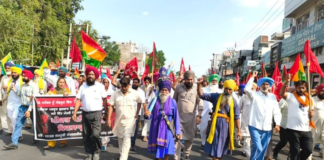 ਗੁਲਜ਼ਾਰ ਸਿੰਘ ਖੁਦਕੁਸ਼ੀ ਮਾਮਲੇ ’ਚ ਰੋਸ ਮਾਰਚ, ਵਿੱਤ ਮੰਤਰੀ ਨੂੰ ਨਾਮਜ਼ਦ ਕਰਨ ਦੀ ਮੰਗ